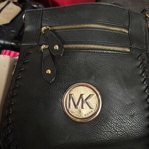 Black Michael kors purse like new